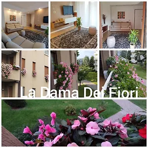 La Dama Dei Fiori Appartamento