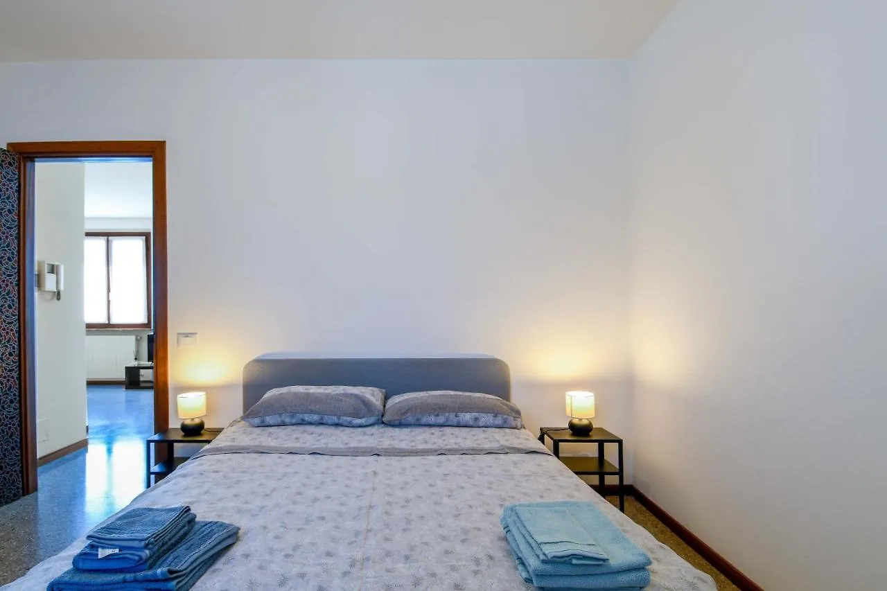 Apartmán Sole Albano Sant'alessandro 0*,  Itálie
