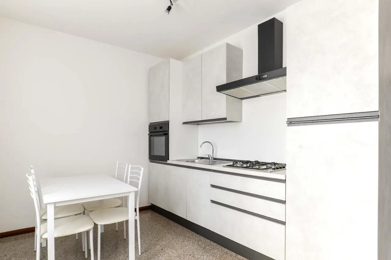 Apartmán Sole Albano Sant'alessandro 0*,
